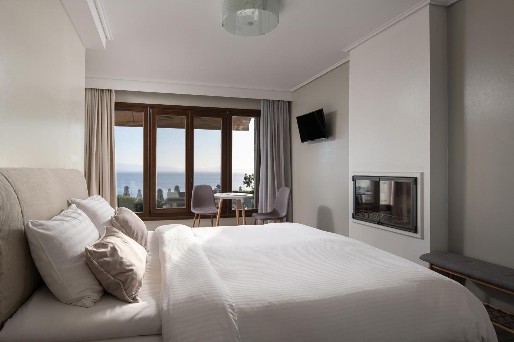 Karavia Lux Inn Áfissos Ngoại thất bức ảnh