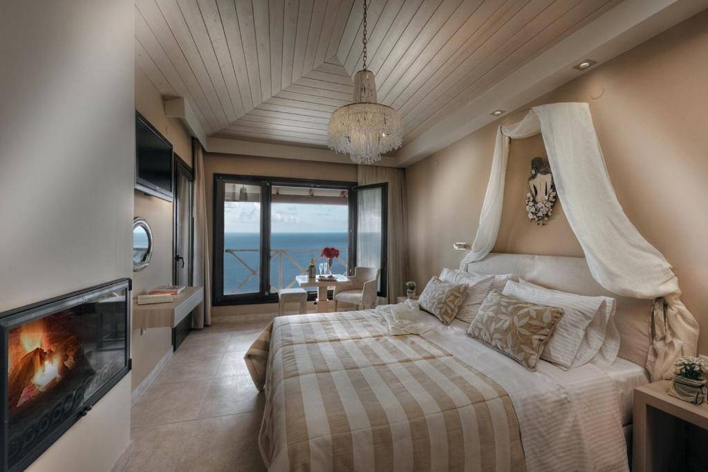 Karavia Lux Inn Áfissos Phòng bức ảnh